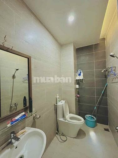 Bán nhà Lê Hồng Phong, Quận 5, Giá 2 tỷ 300 triệu DT 50m2, sổ sẵn