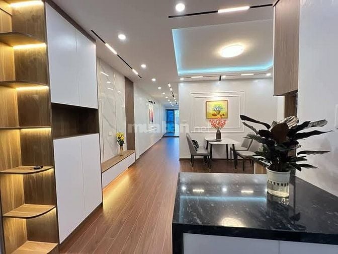 Nhà Đẹp Đón Tết, Phố Giải Phóng, Thanh  Xuân 120m, giá 3.75 tỷ.