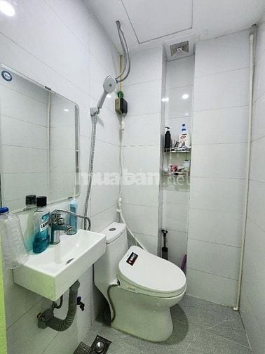 Hiếm_3Tỷ Mốt_Nhà Mới 4Tầng_DT 18m2_Sổ Riêng_20m Ra Đầu Phố Trương Định