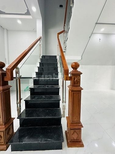 Bán nhà Lý Nam Đế - Q.11 - 38m2, 4PN 5WC - GIÁ 7,3 tỷ