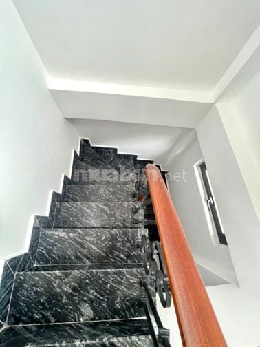 Bán nhà Hoàng Quốc Việt, Thang máy, 35m, 6T, 7.8 tỷ 