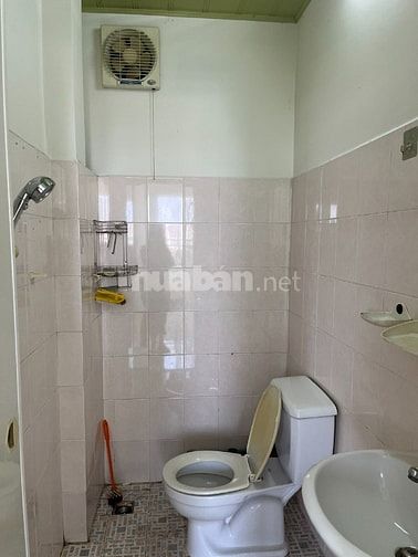 Cho thuê Chung cư 50m2 gần Bên xe miền Đông, sạch sẽ, thoáng mát