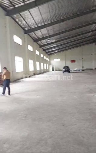 Cho thuê  nhà xưởng , đt 500 m2 có điện 3 pha , giá 27 triệu 