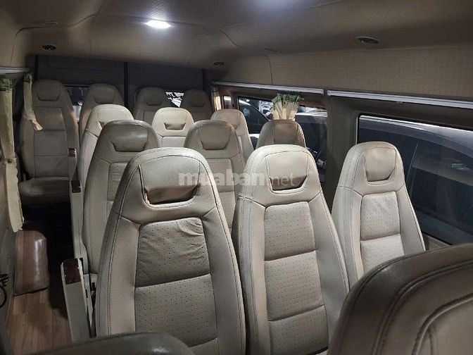 Cần bán giá yêu thương xe Ford Transit 16 chỗ LUXURY chạy Tết 