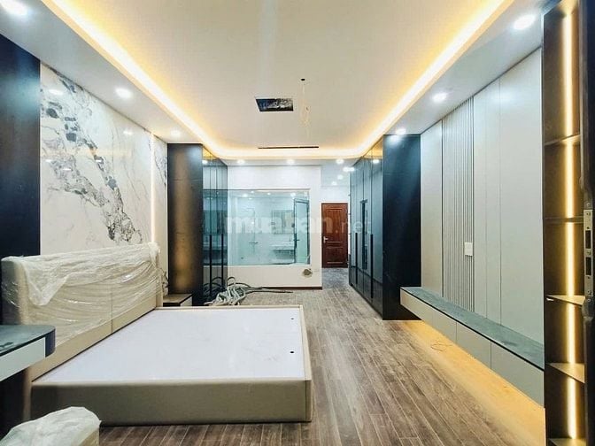 Bán nhà phố phố Xã Đàn, 110m2, 5t, mt 4.5m, giá 31.5 tỷ, kinh doanh.