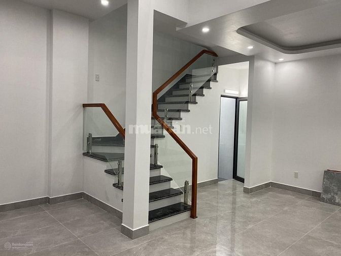 Cần bán căn nhà 62 m2 x 4 tầng ngõ to đường Trần Nguyên Hãn - Lê Chân 