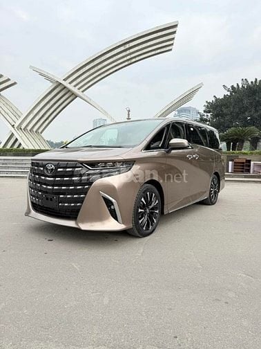 Bán Toyota Alphard 2.4 AT sản xuất 2024, mới 100%, xe giao ngay.