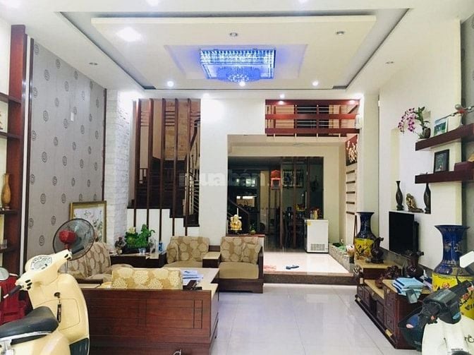 Cho thuê nhà ngõ 3 Phạm Tuấn Tài dt 65m x5t ô tô đỗ cửa