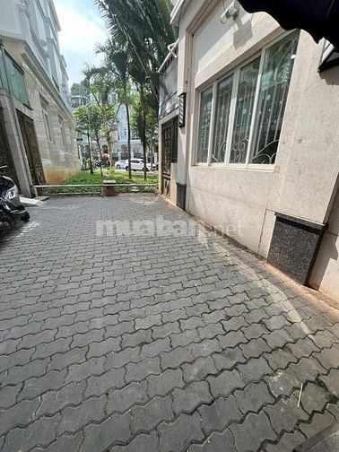 Cho thuê mặt bằng trệt 2 mặt tiền số 99 đường số 7, KDC Cityland