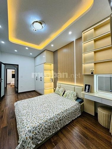 Nhà Nguyên Hồng hạ sâu lắm rồi, 46m2, gần ô tô, hồ Thành Công