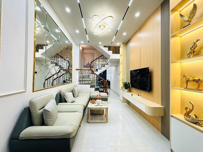 Nhà Nguyên Hồng hạ sâu lắm rồi, 46m2, gần ô tô, hồ Thành Công