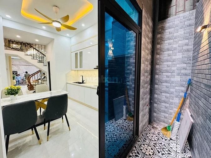 Nhà Nguyên Hồng hạ sâu lắm rồi, 46m2, gần ô tô, hồ Thành Công