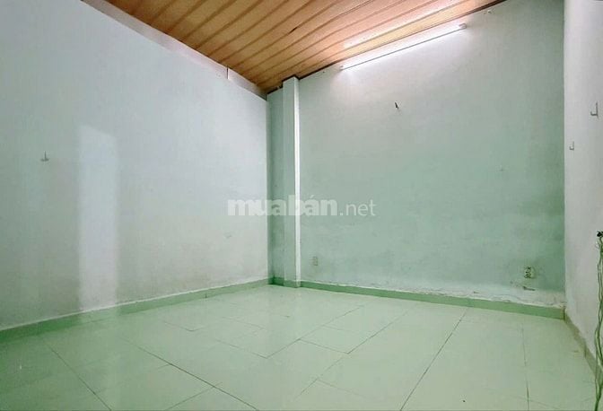 Bán nhà 126m2 mặt tiền đường ngay chợ Lê Đình Cẩn, Q. Bình Tân