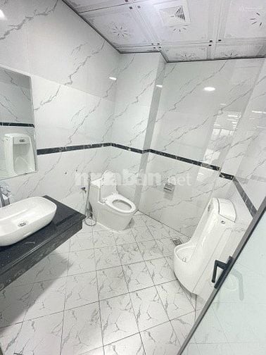 Bán tòa nhà 9 tầng xây mới Quận Tây Hồ. Diện tích: 150mv. Vị trí đẹp 