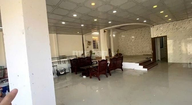 Cho thuê mặt tiền kinh doanh Dương Công Khi, Tân Hiê. Ngang 12m. 180m2