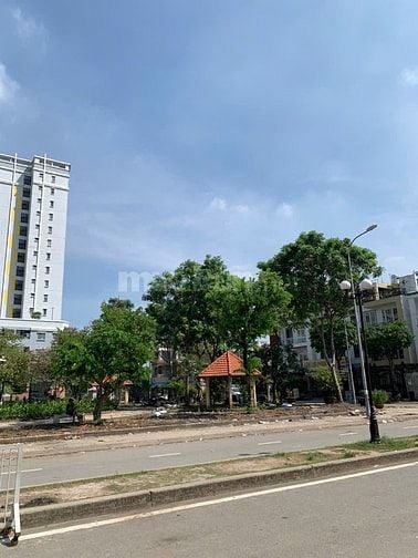 Nhà mặt phố,sổ đẹp xinh. 4 tầng giá rẻ, đẹp tuyệt mát xinh. Bình Chiểu