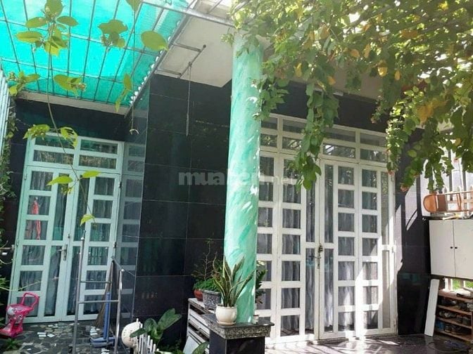 Nhà đẹp 100m2, mặt tiền ôtô cách trung tâm thành phố 30p giá chỉ 2tỷ 