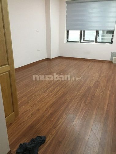 Chính chủ cho thuê lâu dài nhà 5 tầng mặt ngõ 242 Đường Láng