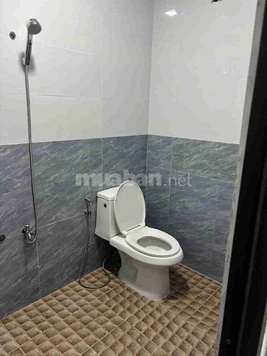 NHÀ 2 Tầng Mới 100m2 . Rẻ Nhất Hoà Xuân!! Giá chỉ hơn 3.x