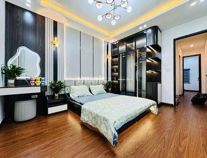 Cần bán nhà 5 tầng 34m2 tại Hoàng Văn Thái , Thanh Xuân . Nội thất cc