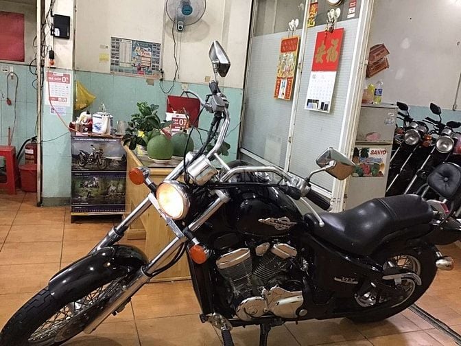 HONDA  STEED 400. ĐK 2004..ODO  32K. ZIN 100%.