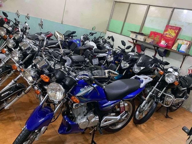 HONDA  STEED 400. ĐK 2004..ODO  32K. ZIN 100%.