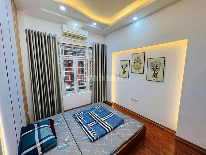 Bán nhà Kim Mã, gần ĐSQ Thuỵ Điển, 5 tầng full nội thất đón Tết