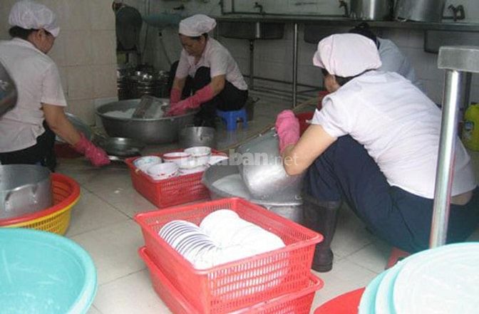 CỞ SỞ CHÚNG TÔI CẦN TUYỂN 3 TẠP VỤ, 3 PHỤ BẾP QUÁN, 1 NAM GIAO NƯỚC ĐÁ