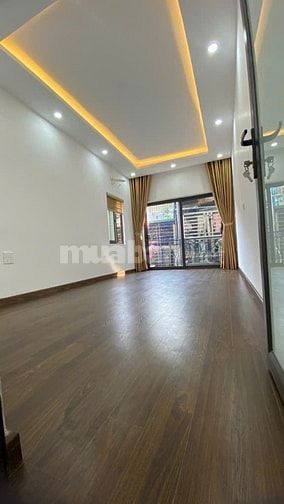 Bán nhà Q.Hoàn Kiếm ngõ nông đẹp, 31m2 x 5 Tầng !! 5,75 Tỷ