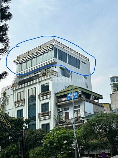 Chính chủ cho thuê văn phòng có rooftop cạnh Royal City (có video)