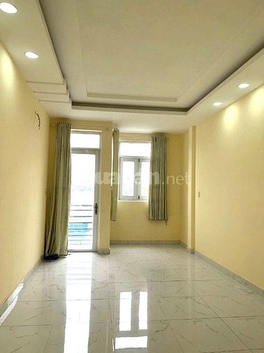 Nhà bán 4 tầng,  63m2 , nở hậu, cách chỗ đậu ô tô 1 căn, Bùi Minh Trực