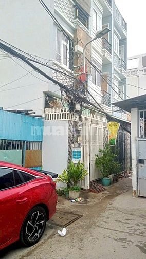 Nhà bán 4 tầng,  63m2 , nở hậu, cách chỗ đậu ô tô 1 căn, Bùi Minh Trực