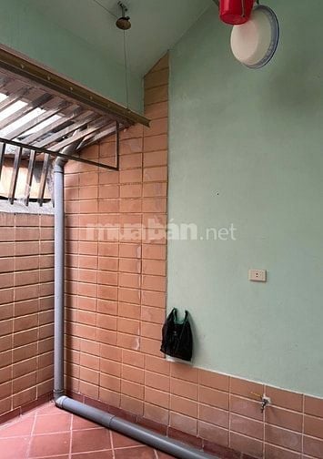 Cho thuê nhà 4 tầng (40m2)ngõ 136 Trung Kính