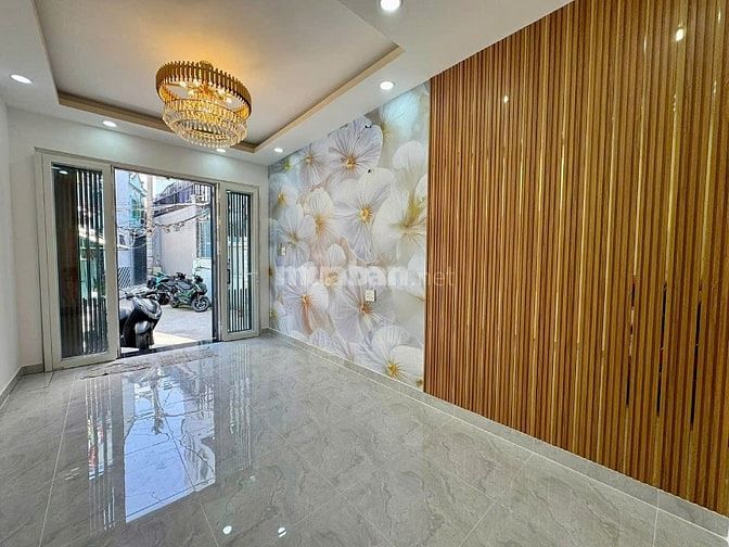 DƯƠNG BÁ TRẠC QUẬN 8 CÁCH QUẬN 1 500M, TRƯỚC NHÀ 5M - 42M2 4 TẦNG