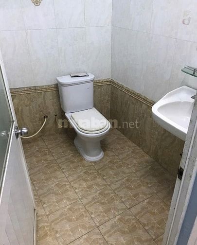 Nhà 3 tầng MẶT TIỀN Phạm Văn Chí, 4m x 23m, 3PN, 2WC. Buôn bán sầm uất