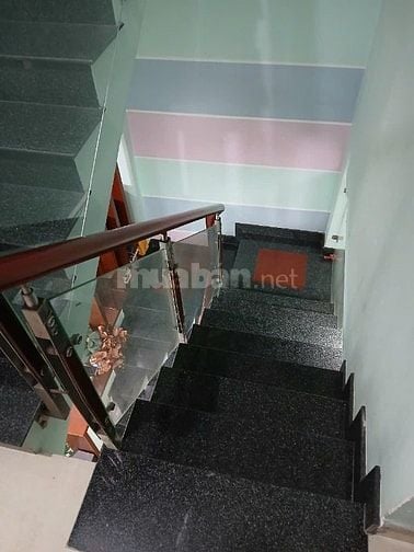 Nhà đúc 3 tấm 4m x 11m MT đường 24A - Lê Văn Quới (nhựa 6m)