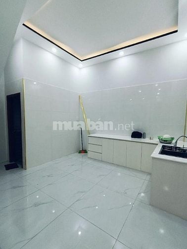 Bán nhà Lã Xuân Oai, Hẻm KIA tung tăng, 150m2, nở hậu, Gía 6,2 tỉ