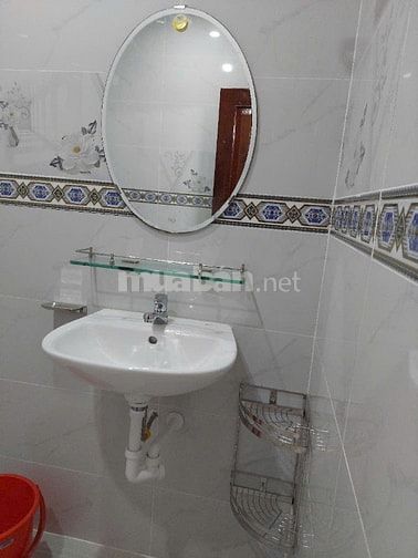 Cho thuê căn hộ Lầu 8 c/cư H2 Hoàng Diệu P.8 Quận 4 giá 18,5 triệu