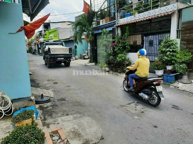 Bán nhà đường Phạm Hùng, 4 x 19m, trệt, 2 lầu 