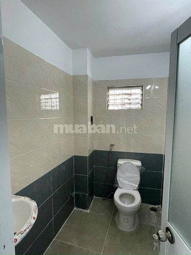 Nhà 704/ Hương Lộ 2, DT: 5m × 18m, 1L, hẻm rộng 8m