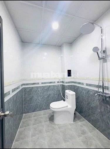 Bán nhà gần chợ Bà Hom cũ giá cực rẻ với DT 40m2