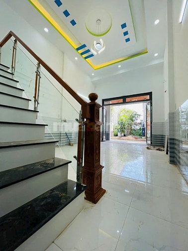 Nhà bán gấp gần chợ Thới Tứ 60m2 giá 900tr -sổ hồng riêng