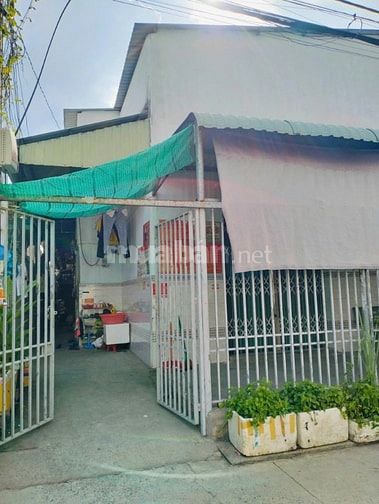 Bán nhà MT Xóm Giữa X.Tân Nhựt H.Bình Chánh giá 10 tỷ - 448m2.