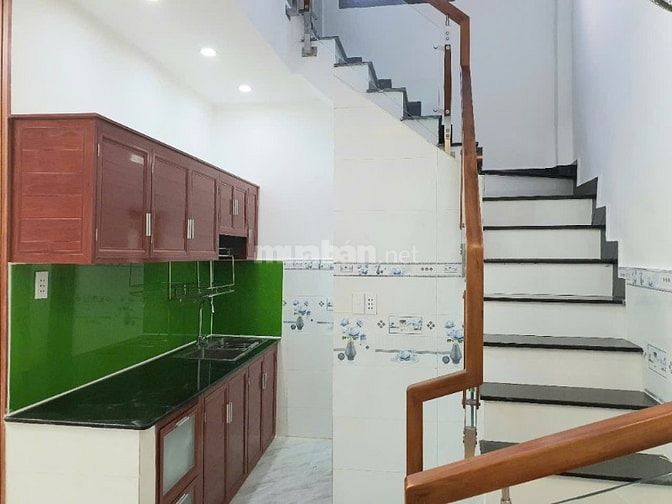 Nhà đẹp, sát MT, Hẻm 690 Nguyễn Duy, P12,Q8. 5,7m/NHx5,8m,1trệt, 1lầu.