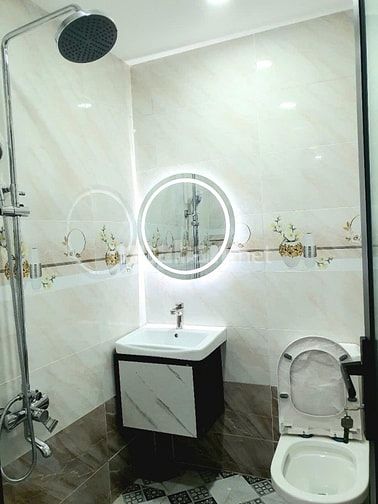 Nhà đẹp, sát MT, Hẻm 690 Nguyễn Duy, P12,Q8. 5,7m/NHx5,8m,1trệt, 1lầu.