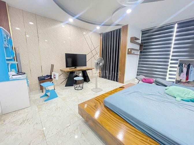 Bán nhà 1 trệt 3 lầu 4PN 5Tolet ngay Lê Văn Lương ngay chợ Phước Kiển 