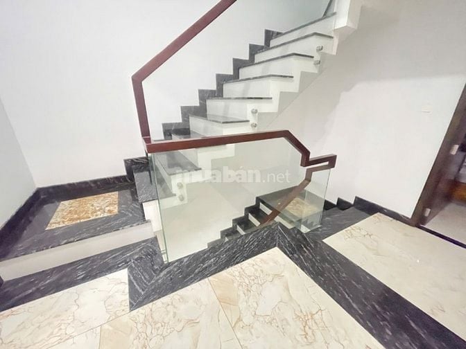 Bán nhà 1 trệt 3 lầu 4PN 5Tolet ngay Lê Văn Lương ngay chợ Phước Kiển 