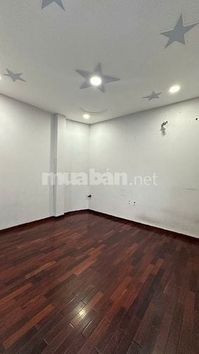 Cho thuê nhà MT 188 Nguyễn Thái Sơn DT 182m2 1 trệt 3 lầu. Giá: 28 tr