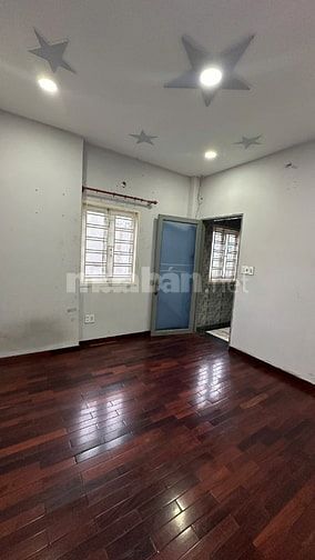 Cho thuê nhà MT 188 Nguyễn Thái Sơn DT 182m2 1 trệt 3 lầu. Giá: 28 tr