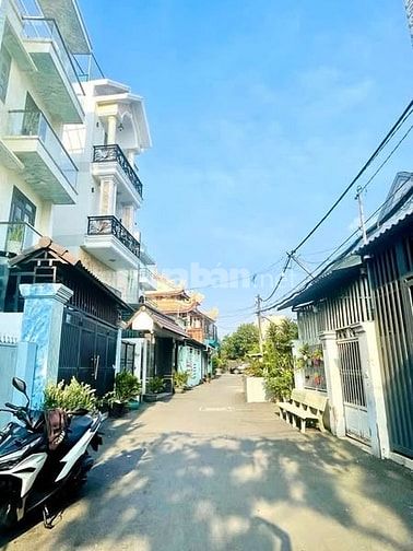 Bán nhà Man Thiện , 120m2 , Hẻm Mecedes né SH, Lô Góc , Giá chỉ 50